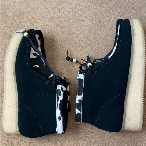 Clarks Originals Cow Print Wallabee Boots - Picture 2 of 6